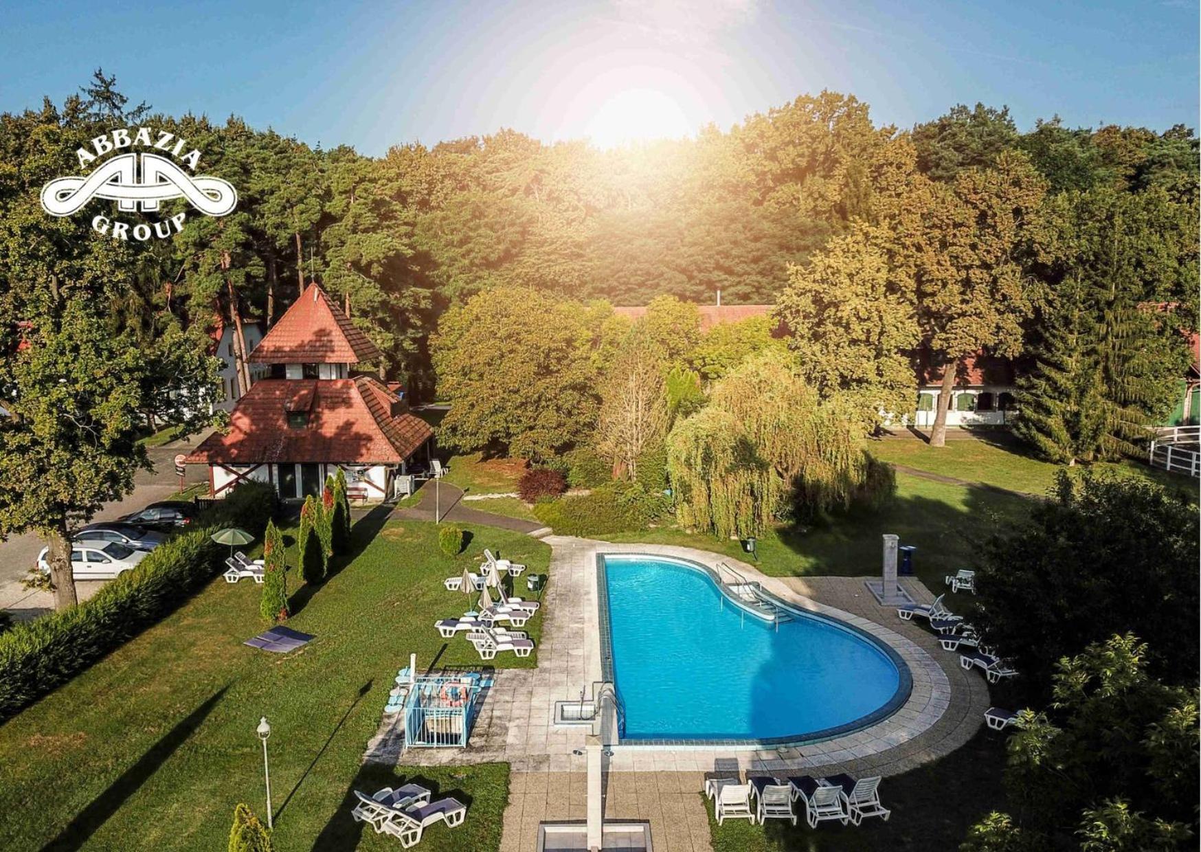 Abbazia Country Club Hotel Nemesnép Buitenkant foto