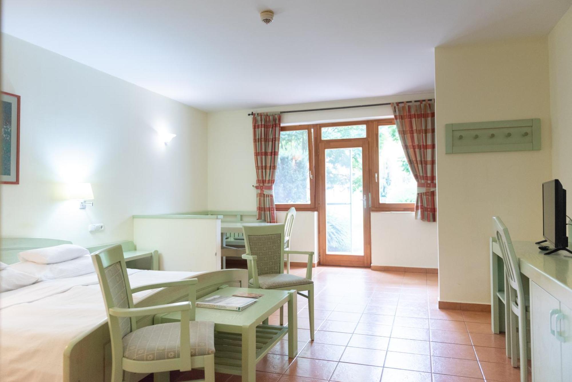 Abbazia Country Club Hotel Nemesnép Buitenkant foto
